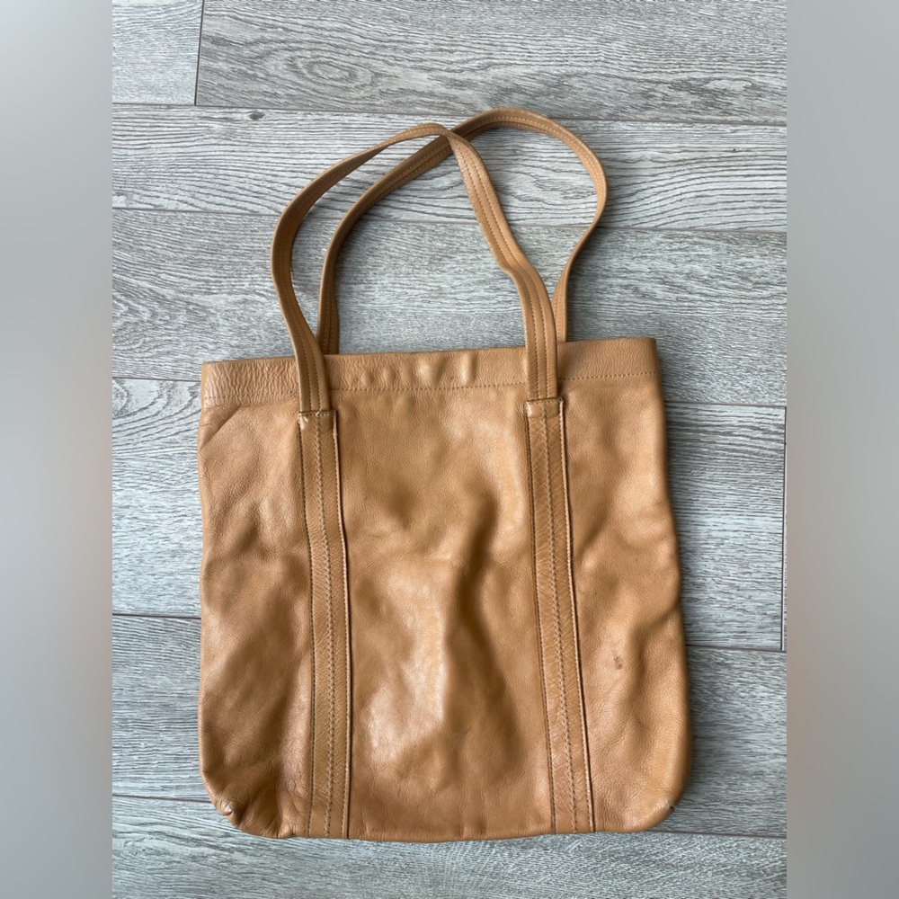 Vintage leather tote. Camel color. Perfect for a flight or computer bag!